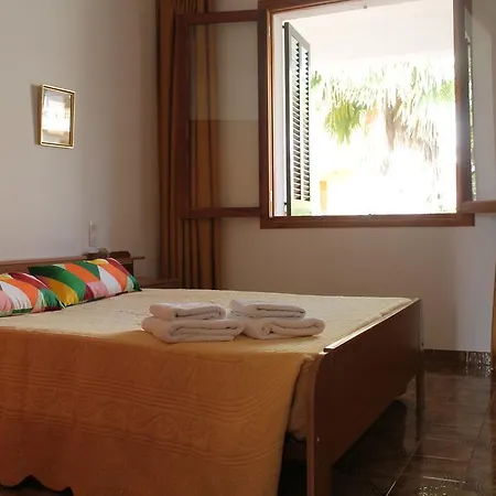 Semesterbostad Es Tamarells Blue *